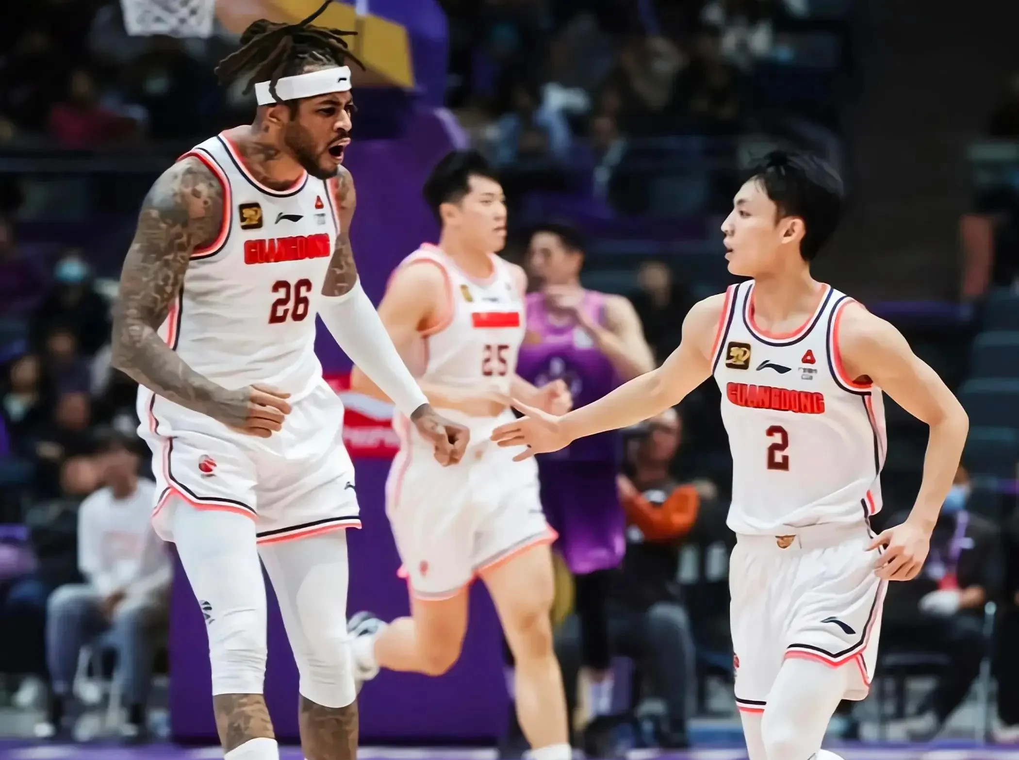 湖北主场不敌上海，广东取得十连胜！