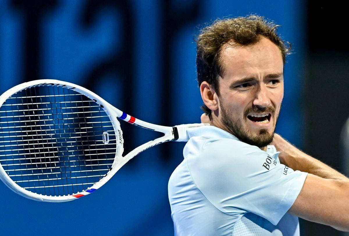 西班牙网球队险胜澳大利亚网球队，梅德韦杰夫爆发神勇的简单介绍