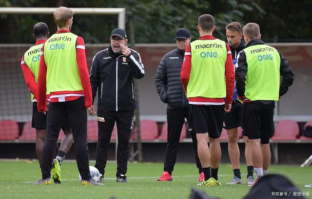 关于柏林队近况不佳，需调整战术以求好转的信息