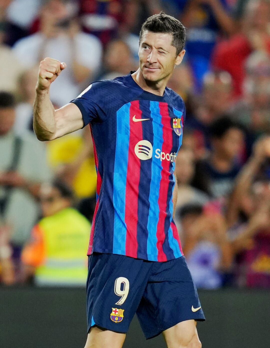 波兰主场横扫安道尔，莱万多夫斯基梅开二度