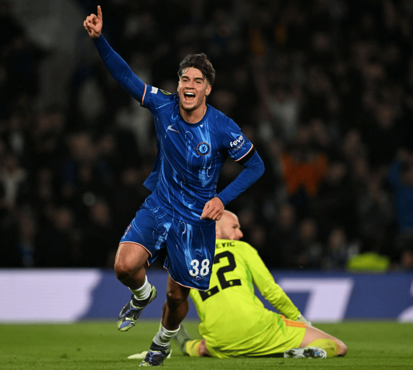 包含皇家贝蒂斯的胜利展望团队拼搏的词条