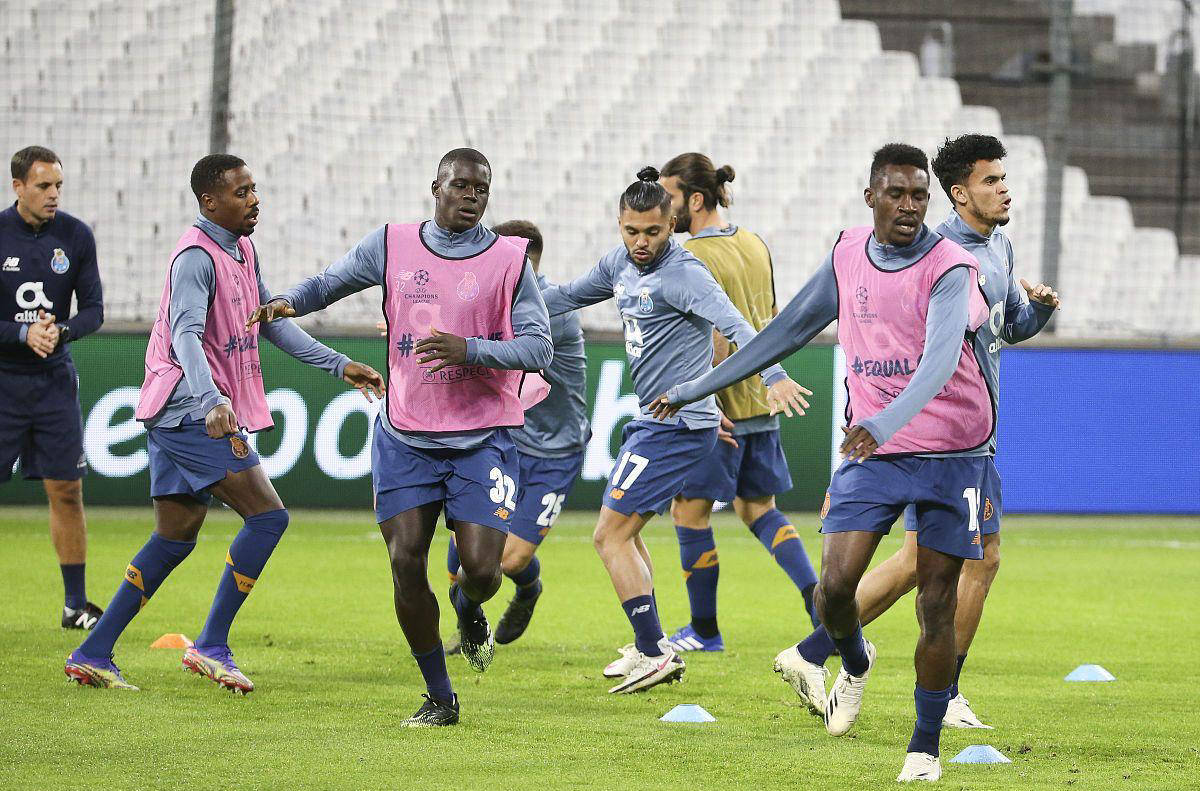 波尔图铁卫出色发挥，帮助球队晋级的简单介绍