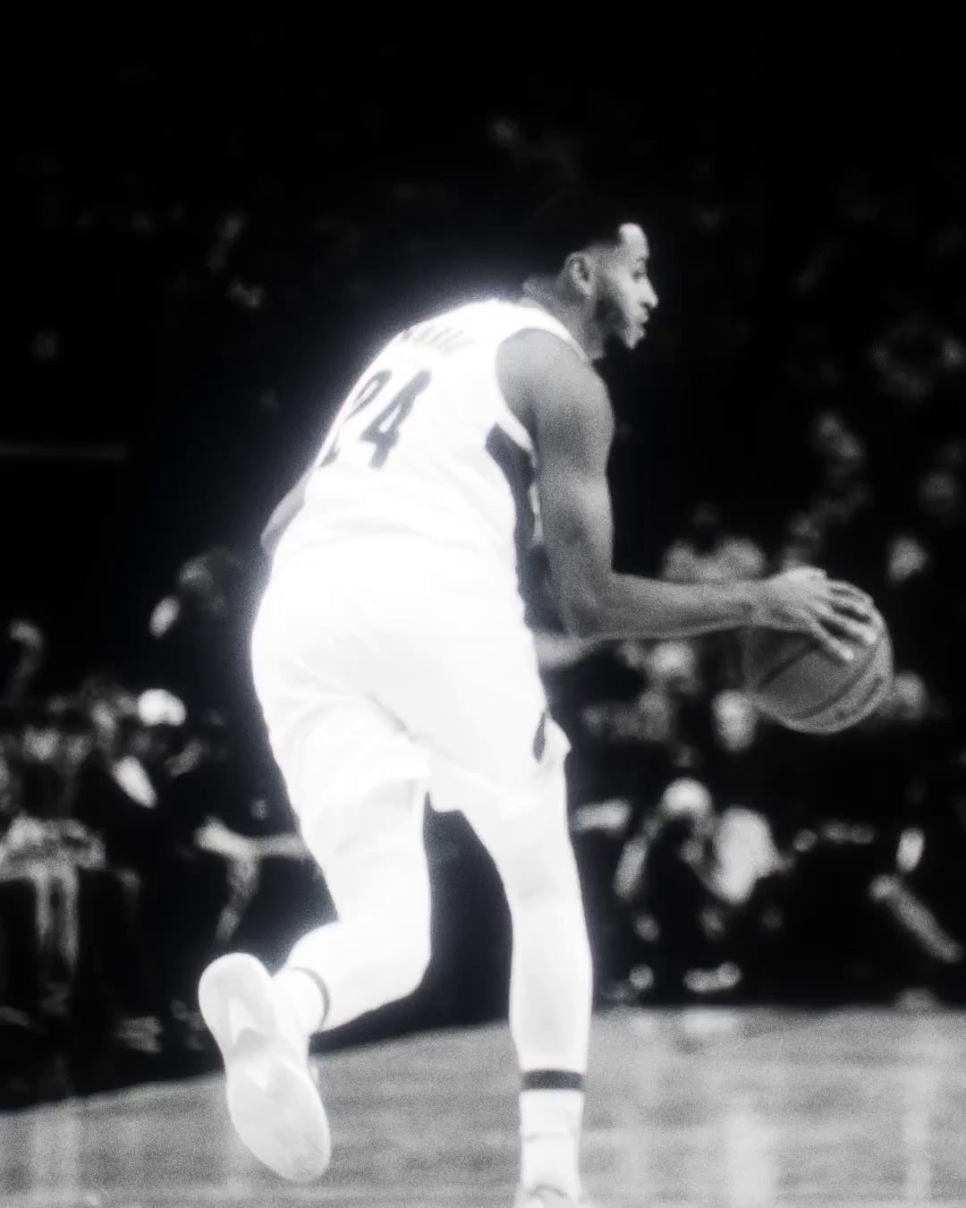 关于开拓者逆转绝杀！惊险战胜对手登顶西部的信息