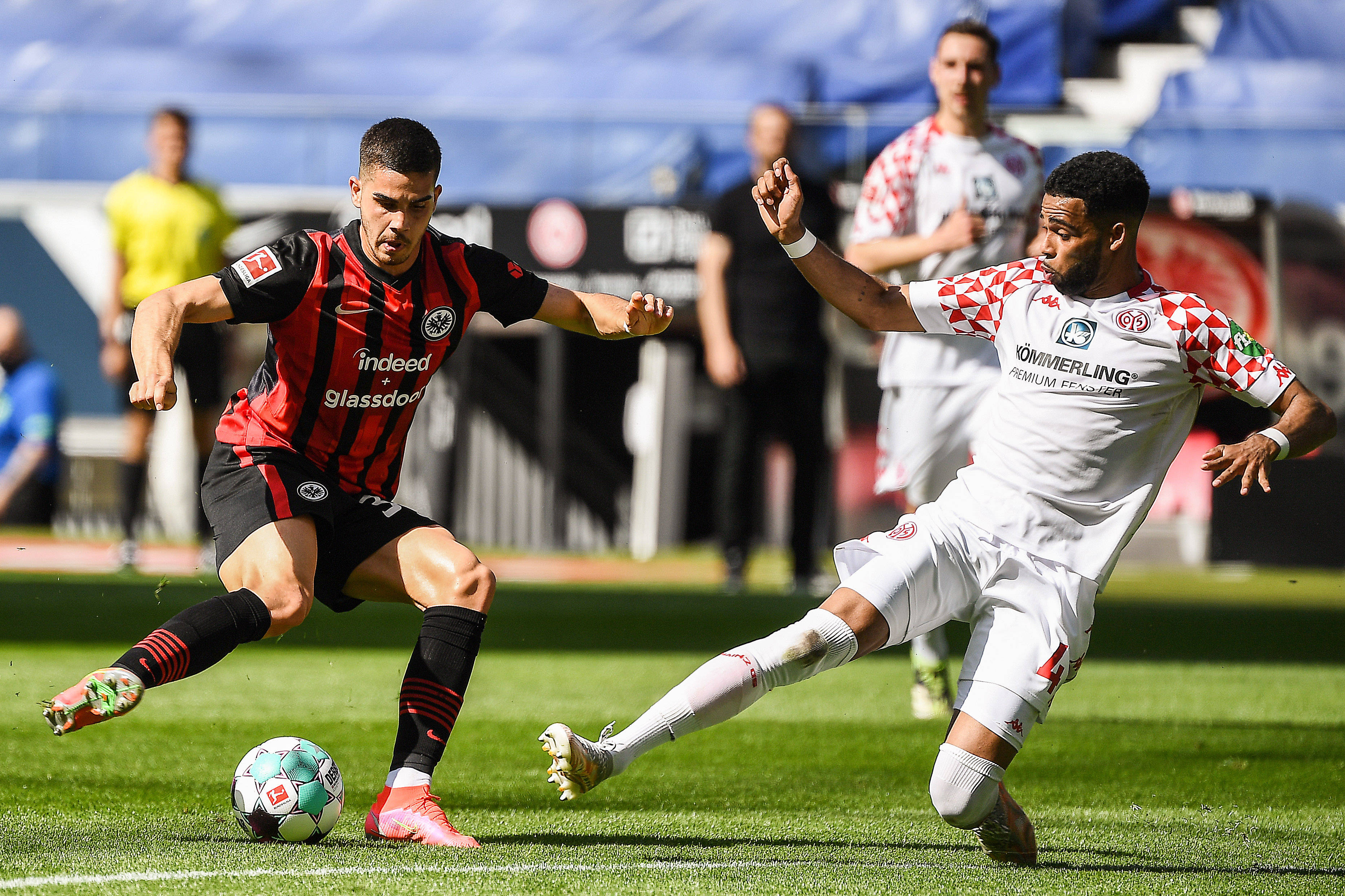 包含利物浦边路快马频现，球队速度优势凸显的词条