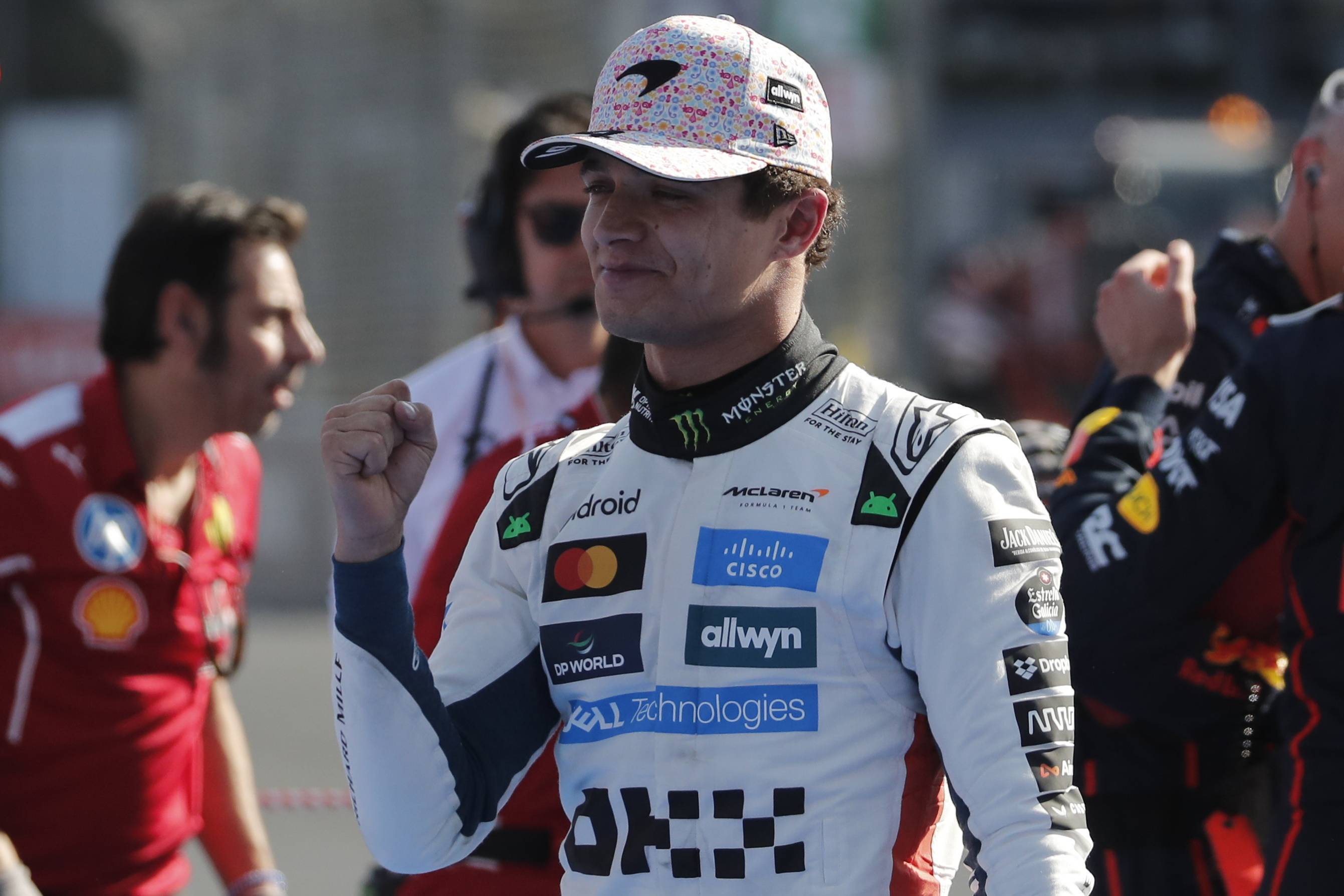 红牛车队翻盘威廉姆斯，诺里斯带队取胜