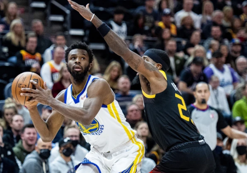 福建队完胜爵士,库里关键制胜 福建队完胜爵士,库里关键制胜