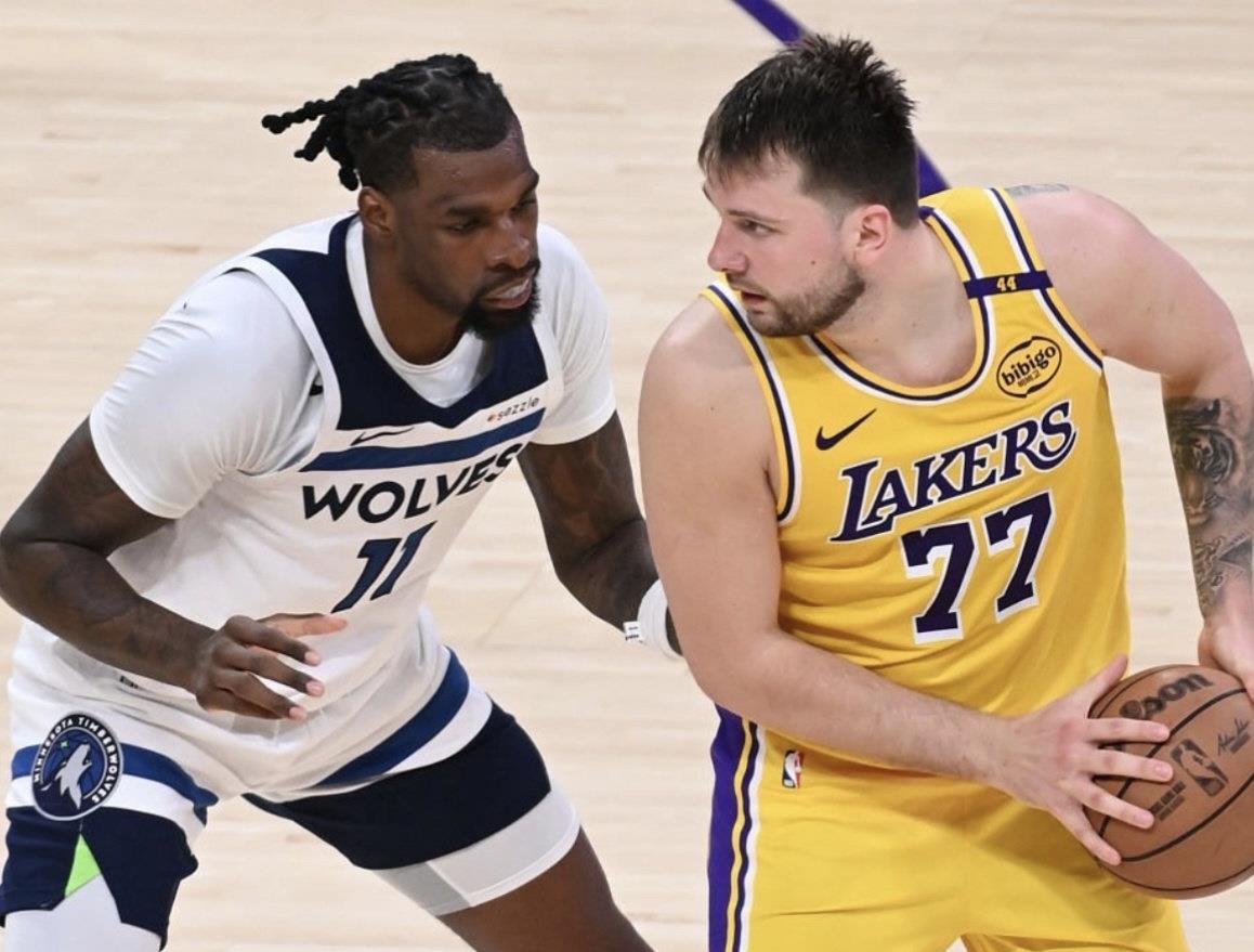 关于尼克斯险胜热火，东契奇高光表现的信息