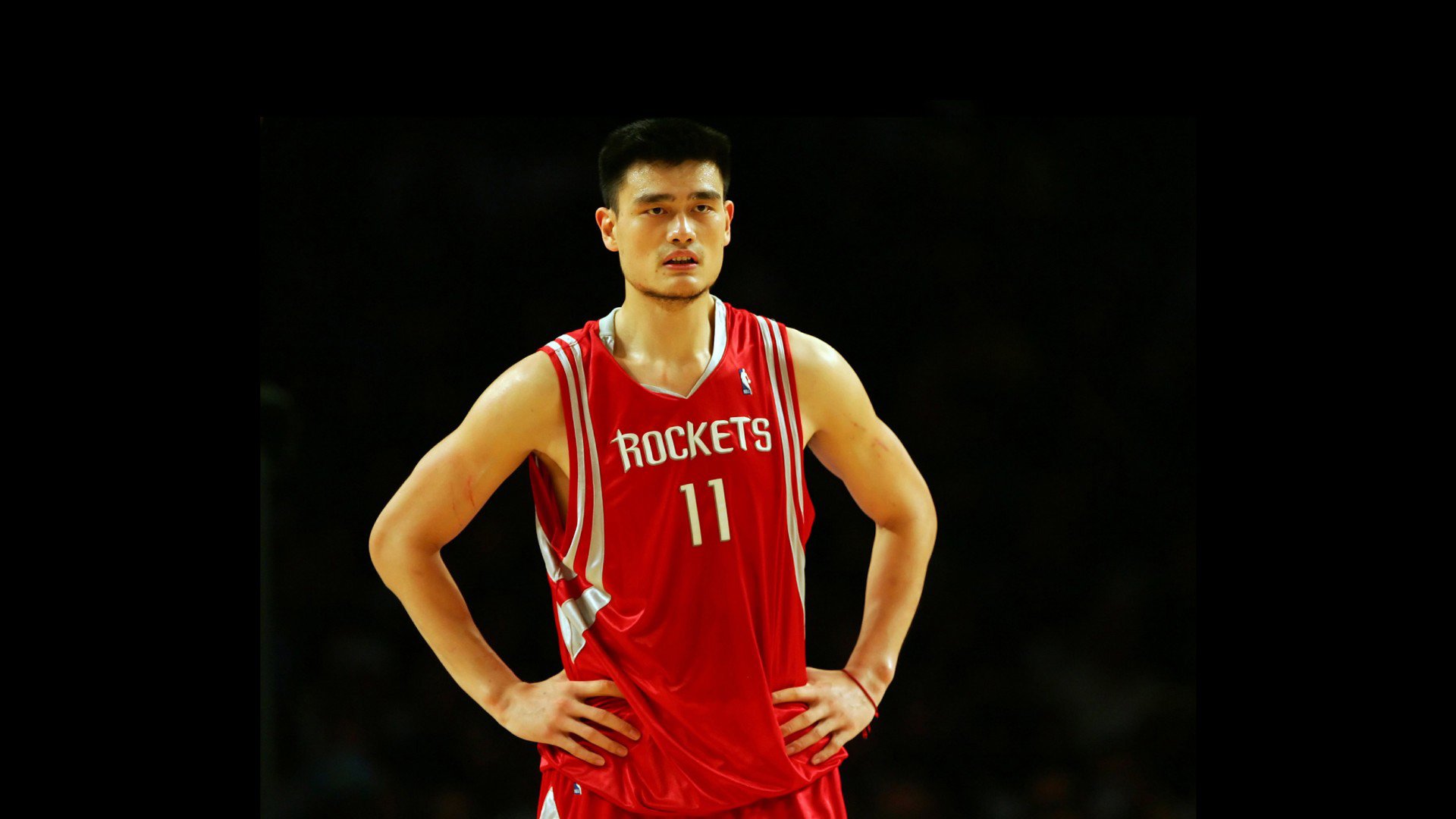沙漠绿洲的裂痕，2026世界杯豪门对决夜，加纳铁骑碾碎西亚神话，布罗佐维奇化身中场幽灵